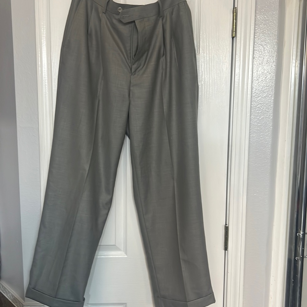 Perry Ellis size 34/29 with cuff